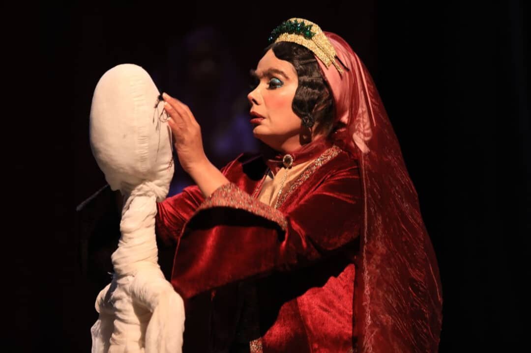 نمایش «امر ملوکانه»