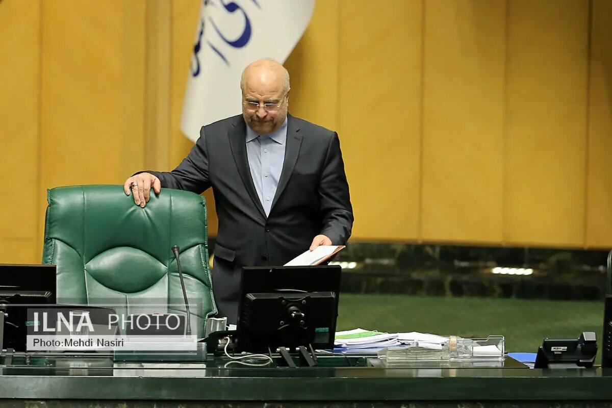 بگومگوی یک نماینده با رئیس مجلس/ لاهوتی: امثال آقای رسایی هرچه دلشان میخواهد بگویند/ قالیباف: خارج از دستور، چه تذکر چه اخطار، اجازه صحبت نمیدهم بگومگوی یک نماینده با رئیس مجلس/ لاهوتی: امثال آقای رسایی هرچه دلشان میخواهد بگویند/ قالیباف: خارج از دستور، چه تذکر چه اخطار، اجازه صحبت نمیدهم