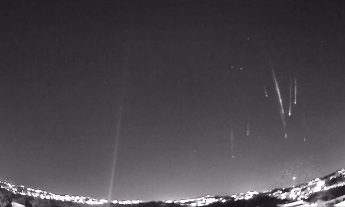 فرمانده ارشد نیروی هوافضای سپاه: پدافند اسرائیل حتی با بازسازی هم نتوانست جلوی حملات وعده صادق را بگیرد فرمانده ارشد نیروی هوافضای سپاه: پدافند اسرائیل حتی با بازسازی هم نتوانست جلوی حملات وعده صادق را بگیرد