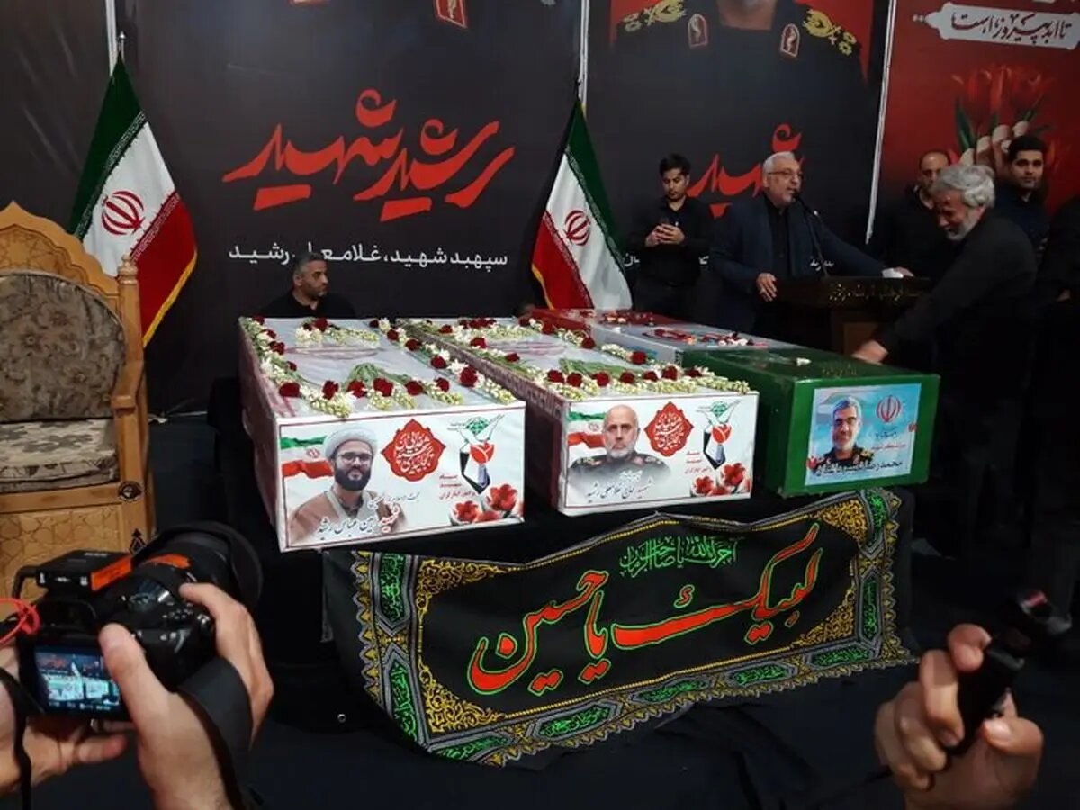 مراسم وداع با شهیدان اقتدار در دزفول برگزار شد/ لاریجانی: در این نبرد اخیر، دشمن به هیچیک از اهداف خود علیه ایران دست نیافت مراسم وداع با شهیدان اقتدار در دزفول برگزار شد/ لاریجانی: در این نبرد اخیر، دشمن به هیچیک از اهداف خود علیه ایران دست نیافت