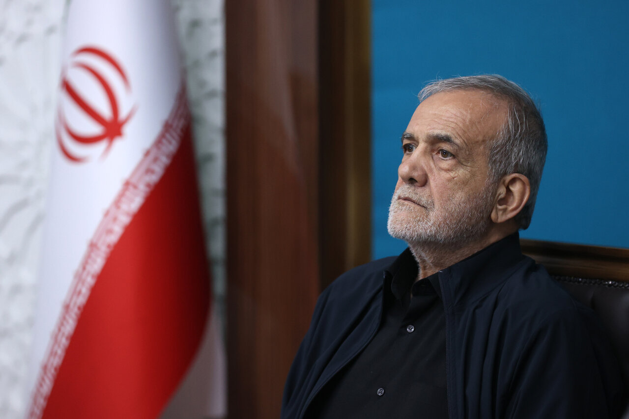 چرا شعارهای اصلی پزشکیان در اولین سالگرد انتخابات بهبار ننشست؟ چرا شعارهای اصلی پزشکیان در اولین سالگرد انتخابات بهبار ننشست؟