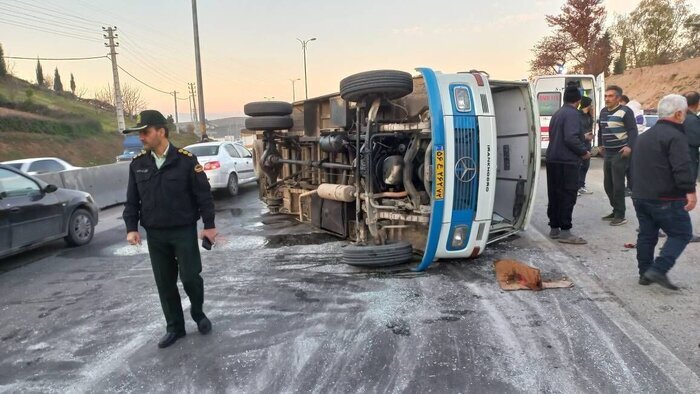 واژگونی مینی بوس مرگبار شد/ آمار مصدومان واژگونی مینی بوس مرگبار شد/ آمار مصدومان
