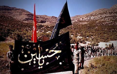 پاره کردن پرچم آمریکا توسط رزمندگان ایرانی در جبهه ها + تصویر پاره کردن پرچم آمریکا توسط رزمندگان ایرانی در جبهه ها + تصویر