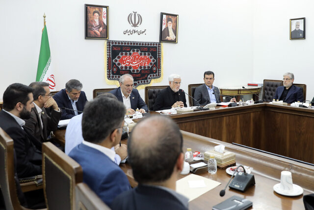 عارف: در هر مقطعی که با یک فناوری جدید رو برو بودیم در ابتدا با مقاومتهایی با آن برخورد می شد/ هوش مصنوعی یکی از اولویتهای راهبردی کشور است عارف: در هر مقطعی که با یک فناوری جدید رو برو بودیم در ابتدا با مقاومتهایی با آن برخورد می شد/ هوش مصنوعی یکی از اولویتهای راهبردی کشور است