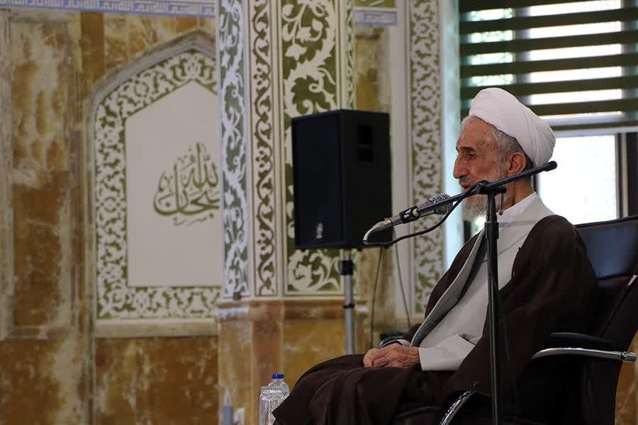 تصاویری از کلاس درس اخلاق کاظم صدیقی در حوزه علمیه ازگل تصاویری از کلاس درس اخلاق کاظم صدیقی در حوزه علمیه ازگل