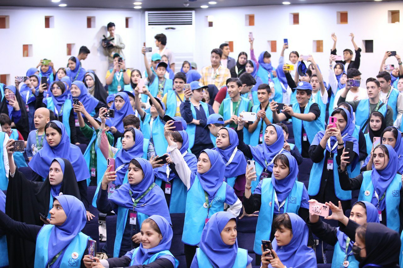 ۳۹۳ اثر متقاضی حضور در جشنواره فیلمهای کودکان و نوجوانان ۳۹۳ اثر متقاضی حضور در جشنواره فیلمهای کودکان و نوجوانان