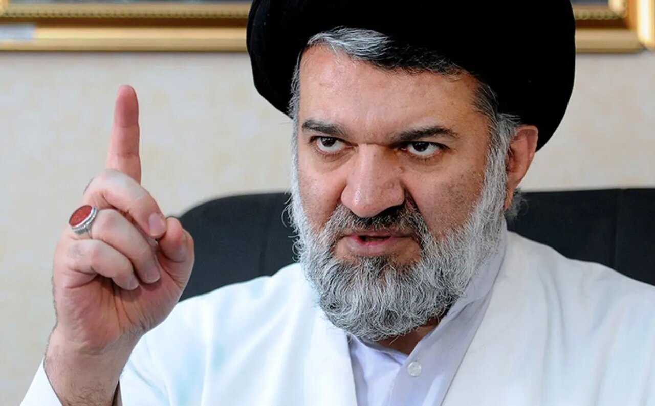 محمدباقر خرازی: در اولین ماه ریاست جمهوری احمدی نژاد، او را ضد دین با چهره نفاق اعلام کردم/ جریان احمدی نژاد و جادوگرانش همچنان مشغول هستند محمدباقر خرازی: در اولین ماه ریاست جمهوری احمدی نژاد، او را ضد دین با چهره نفاق اعلام کردم/ جریان احمدی نژاد و جادوگرانش همچنان مشغول هستند
