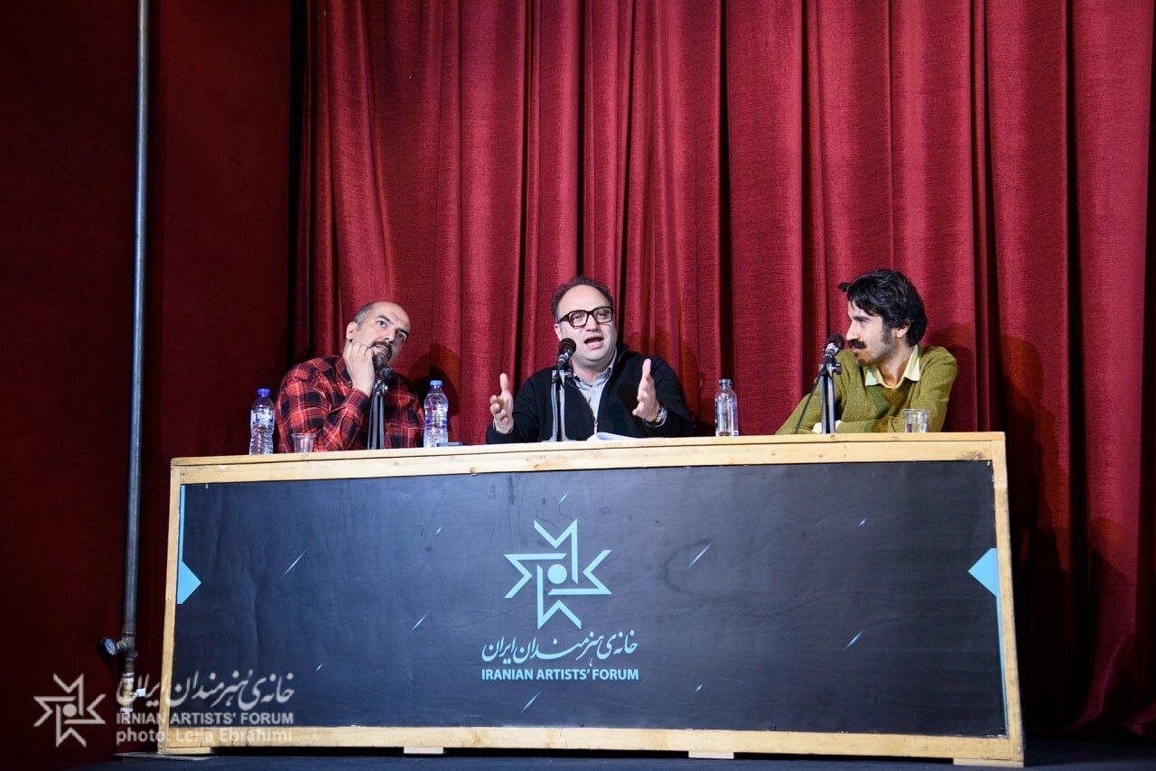 هرکس گفت همه را دور بریز و فقط خودت باش، دارد نسخه بدبختی میپیچد/ در جلسه اکران «دریای عمیق آبی» مطرح شد هرکس گفت همه را دور بریز و فقط خودت باش، دارد نسخه بدبختی میپیچد/ در جلسه اکران «دریای عمیق آبی» مطرح شد