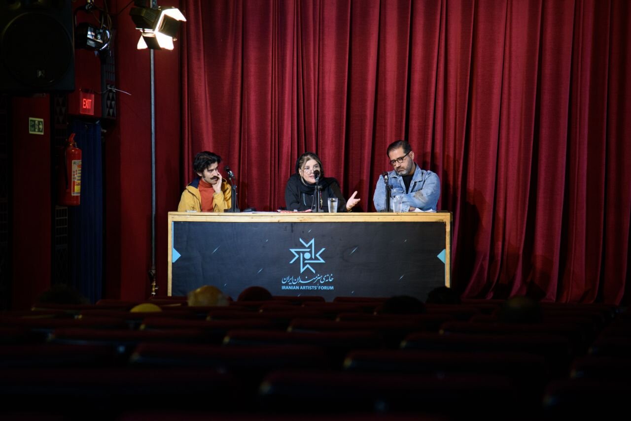 تقابل دو هنرمند، مثل بازی زندگی/ فیلمتئاتر «عادت هنرورزی» اکران و بررسی شد تقابل دو هنرمند، مثل بازی زندگی/ فیلمتئاتر «عادت هنرورزی» اکران و بررسی شد