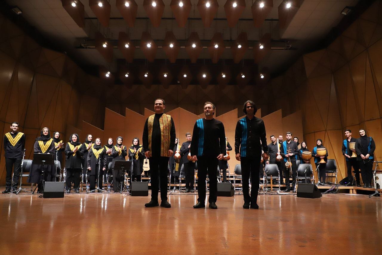 از «ساری گلین» تا «من دیگه بچه نمیشم»/ کنسرت «ماهان» در تالار رودکی برگزار شد از «ساری گلین» تا «من دیگه بچه نمیشم»/ کنسرت «ماهان» در تالار رودکی برگزار شد