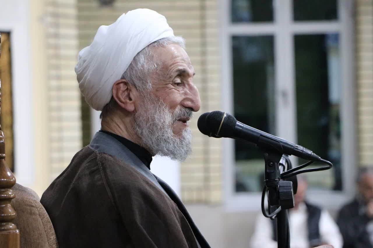 چرا رهبرانقلاب به حجت الاسلام صدیقی تسلیت گفتند؟ چرا رهبرانقلاب به حجت الاسلام صدیقی تسلیت گفتند؟