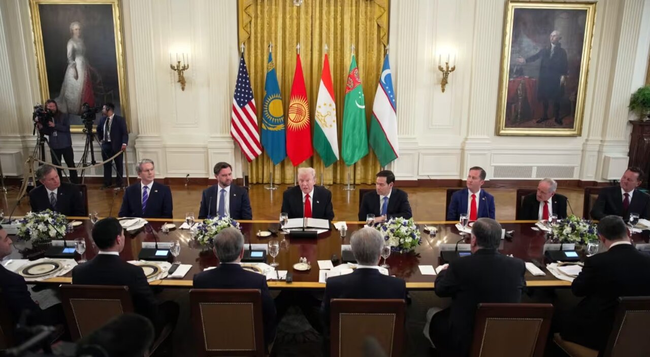 پیوستن قزاقستان به پیمان ابراهیم مضحکه بود/ اسرائیل ما را بازی میدهد و از این بازی منفعت میبرد / شروط عربستان برای برقراری روابط با اسرائیل ثابت است پیوستن قزاقستان به پیمان ابراهیم مضحکه بود/ اسرائیل ما را بازی میدهد و از این بازی منفعت میبرد / شروط عربستان برای برقراری روابط با اسرائیل ثابت است
