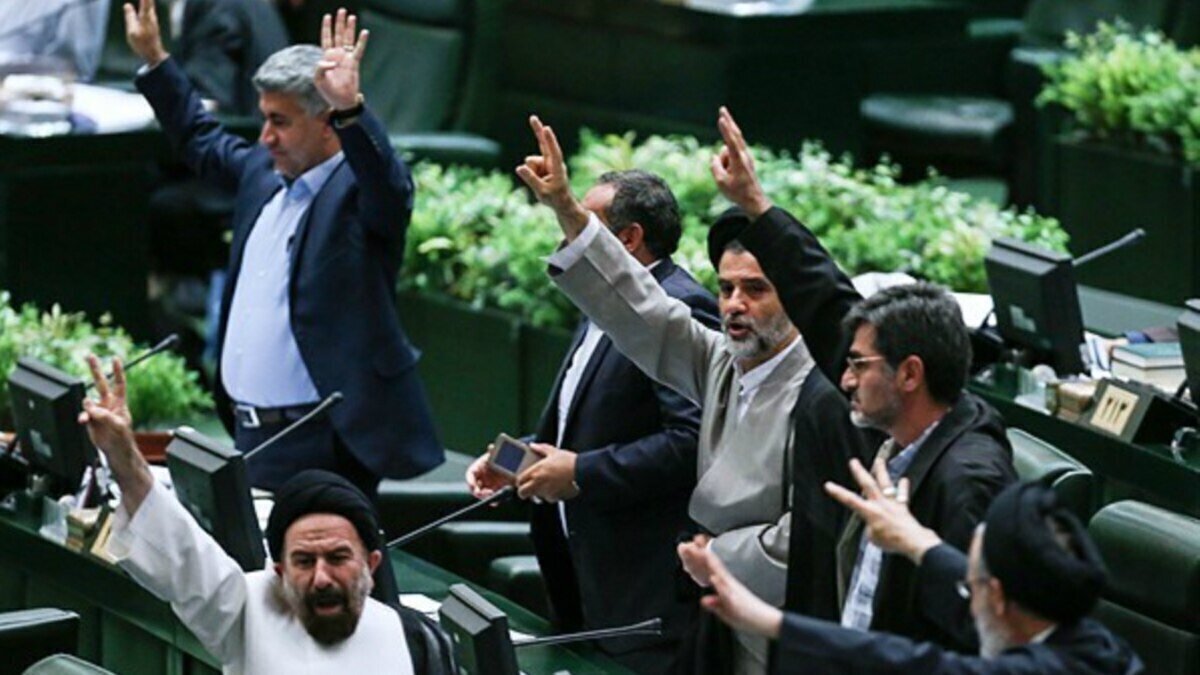 ابراهیم نکو: نمایندگان درک اقتصادی ندارند و بیشتر سیاسی برخورد می کنند/ یوسفیان ملا: نماینده ها یک تصمیم نداشتند که مردم بگویند خدا پدرشان را بیامرزد ابراهیم نکو: نمایندگان درک اقتصادی ندارند و بیشتر سیاسی برخورد می کنند/ یوسفیان ملا: نماینده ها یک تصمیم نداشتند که مردم بگویند خدا پدرشان را بیامرزد