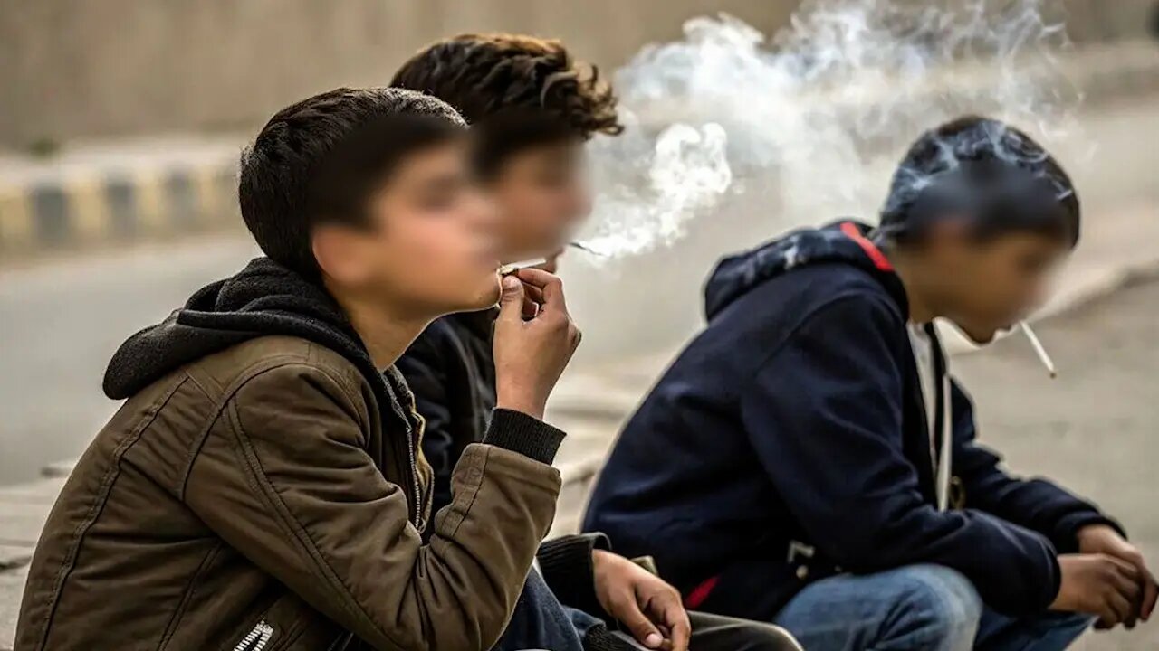 واکنش آموزشوپرورش به ادعای اعتیاد ۲۰ درصدی دانشآموزان: یک قلیان کشیدن را به کل کشور تعمیم ندهید واکنش آموزشوپرورش به ادعای اعتیاد ۲۰ درصدی دانشآموزان: یک قلیان کشیدن را به کل کشور تعمیم ندهید