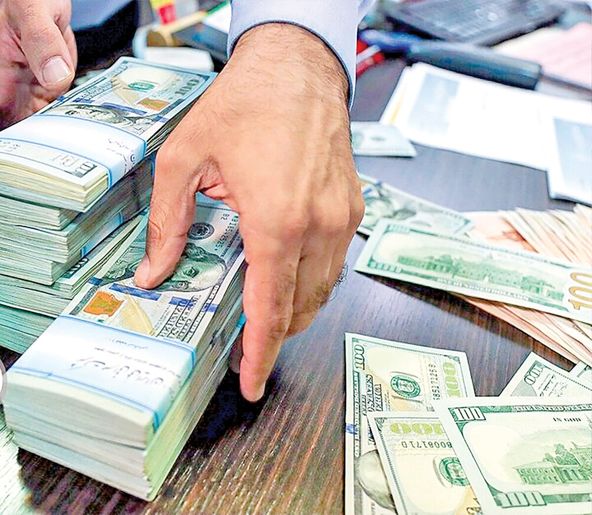 قیمت دلار، یورو و سایر ارزها امروز ۴ آذر/ دلار بالا پرید قیمت دلار، یورو و سایر ارزها امروز ۴ آذر/ دلار بالا پرید
