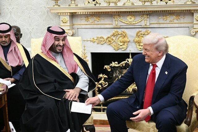 ترامپ در ضیافت شام؛ عربستان را بهعنوان «متحد اصلی غیر ناتو» معرفی کرد ترامپ در ضیافت شام؛ عربستان را بهعنوان «متحد اصلی غیر ناتو» معرفی کرد