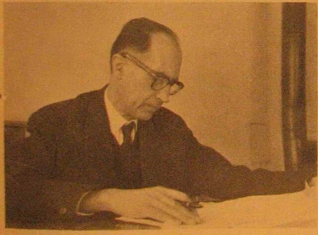 مردی که تمام بیدانشی و بیمسئولیتی دوره خود را جبران کرد/ این مرد چرا در عکسهای پنجاهوخردهای سالگیاش، اینقدر شکسته و فرتوت است؟ مردی که تمام بیدانشی و بیمسئولیتی دوره خود را جبران کرد/ این مرد چرا در عکسهای پنجاهوخردهای سالگیاش، اینقدر شکسته و فرتوت است؟