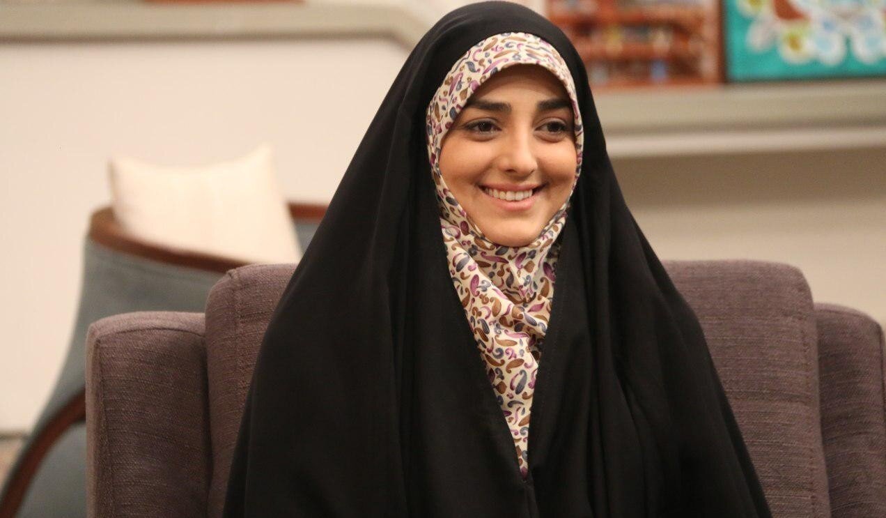 خانم مجری بعد از یک ساعت اشک ریختن در پست اینستاگرامش، استوری تبلیغاتی منتشر کرد! خانم مجری بعد از یک ساعت اشک ریختن در پست اینستاگرامش، استوری تبلیغاتی منتشر کرد!