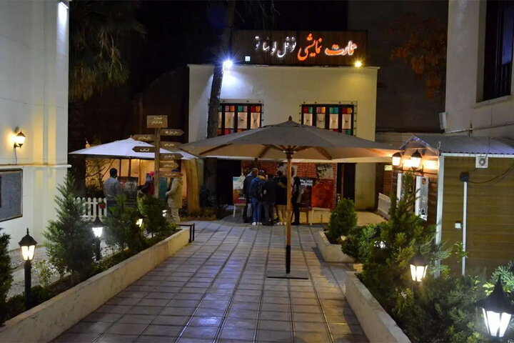 دو سرباز که شب یلدای خود را با زندانیان بند اعدامی سپری میکنند/ دو اجرا از یک نویسنده و کارگردان در یک سالن دو سرباز که شب یلدای خود را با زندانیان بند اعدامی سپری میکنند/ دو اجرا از یک نویسنده و کارگردان در یک سالن