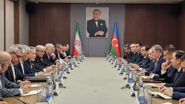 ابراز اطمینان عراقچی از نتایج رایزنیها با مقامات باکو در گسترش روابط ایران و آذربایجان ابراز اطمینان عراقچی از نتایج رایزنیها با مقامات باکو در گسترش روابط ایران و آذربایجان