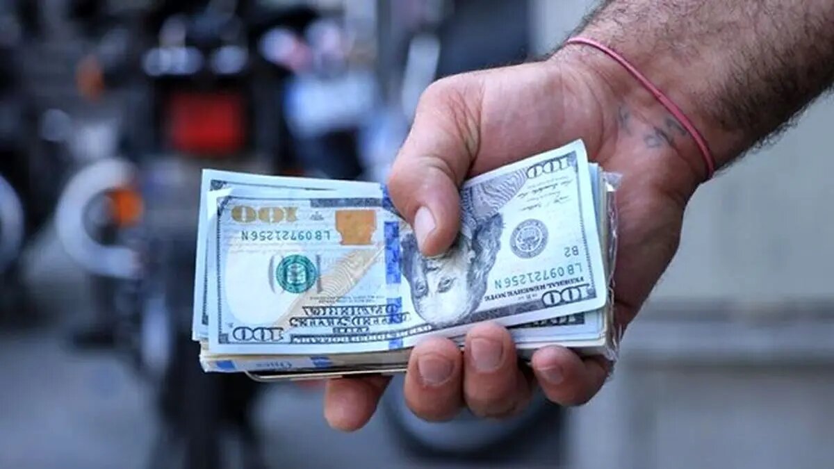 قیمت دلار، یورو و سایر ارزها امروز ۹ دی/ سقوط آزاد دلار رقم خورد؛ عقبنشینی ادامه دارد قیمت دلار، یورو و سایر ارزها امروز ۹ دی/ سقوط آزاد دلار رقم خورد؛ عقبنشینی ادامه دارد