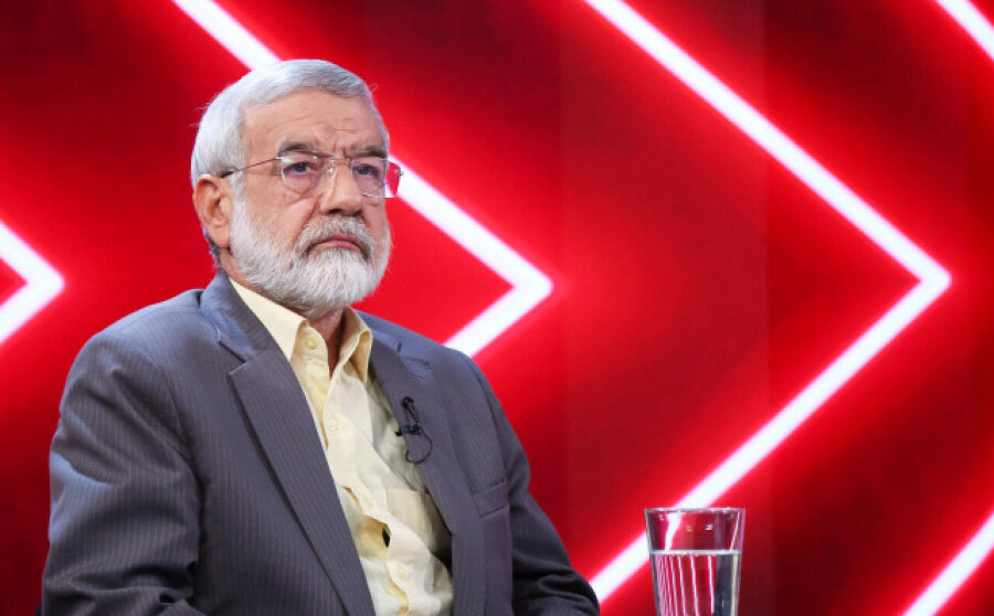 روزنامه اصولگرا: مدعیان انقلابیگری، تندروی خود را با تفسیر شخصی از مواضع رهبری توجیه می کنند/ جریانی همواره خود را انقلابیتر معرفی می کند! روزنامه اصولگرا: مدعیان انقلابیگری، تندروی خود را با تفسیر شخصی از مواضع رهبری توجیه می کنند/ جریانی همواره خود را انقلابیتر معرفی می کند!