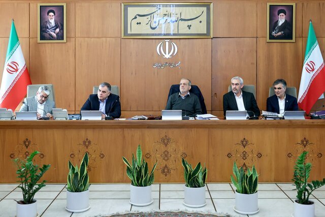 درخواست فوری پزشکیان درباره اجرای قرارداد توسعه میدان نفتی آزادگان درخواست فوری پزشکیان درباره اجرای قرارداد توسعه میدان نفتی آزادگان