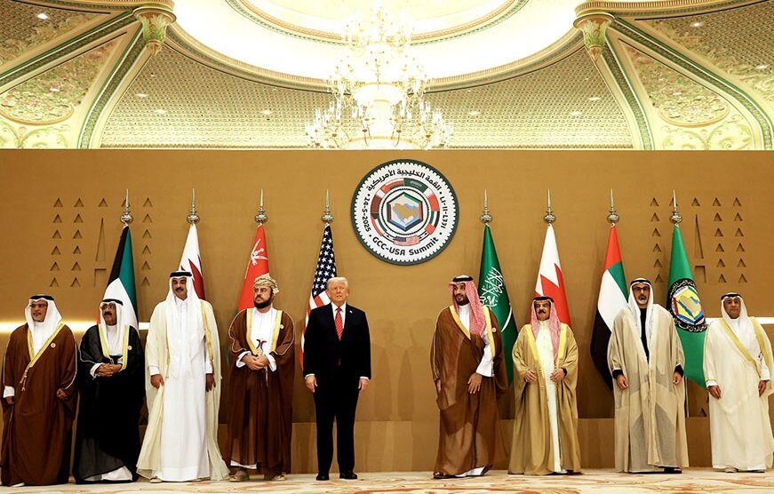 «سپر دفاعی مشترک» اعراب خلیج فارس با آمریکا هستند،علیه ایران است یا اسرائیل؟ «سپر دفاعی مشترک» اعراب خلیج فارس با آمریکا هستند،علیه ایران است یا اسرائیل؟