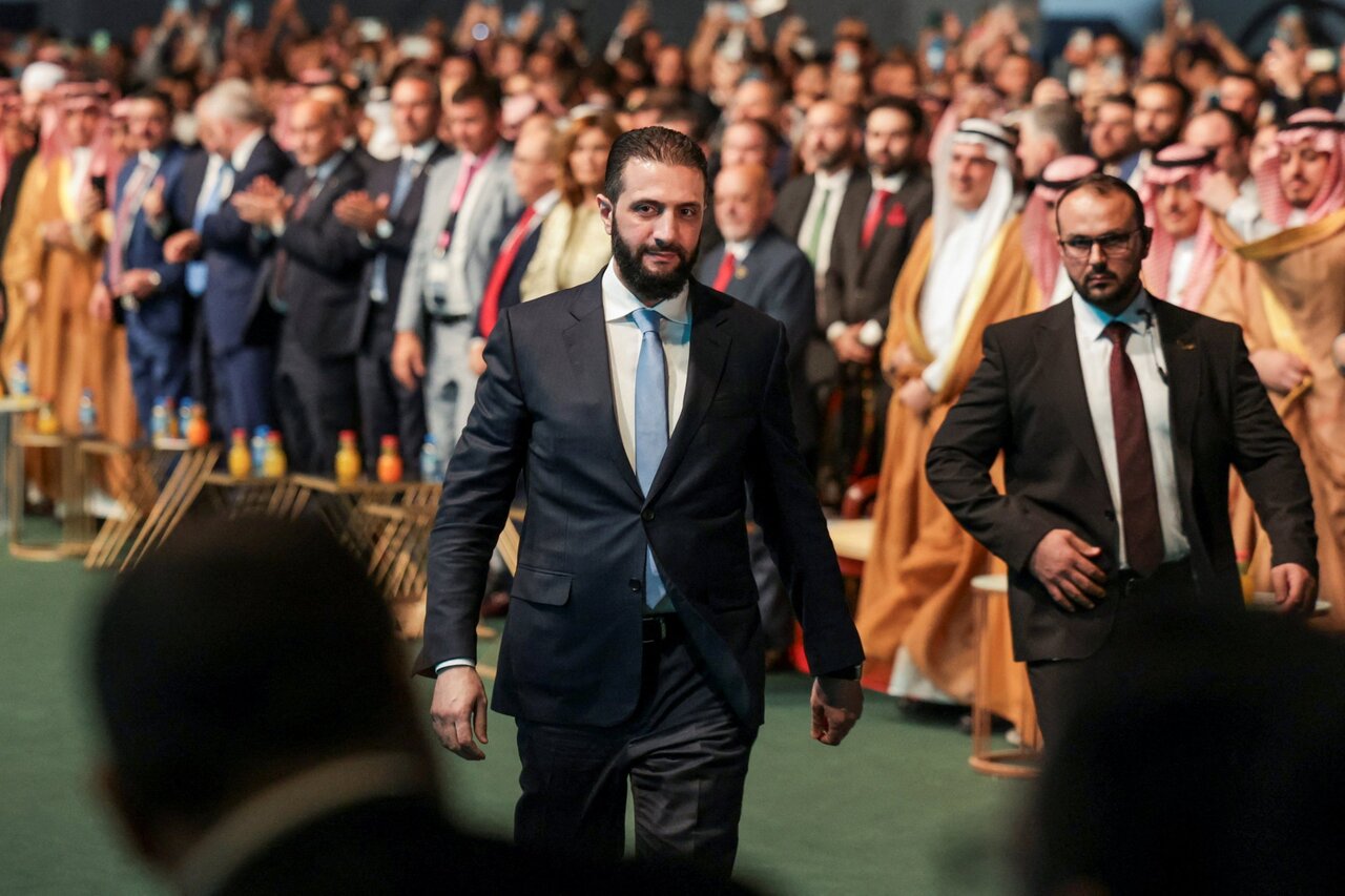 آینده این کشور بستگی دارد که بازیگران چقدر بر این آتش زیر خاکستر بدمند؛ قدم دوم، قطع ارتباط ایران با لبنان است آینده این کشور بستگی دارد که بازیگران چقدر بر این آتش زیر خاکستر بدمند؛ قدم دوم، قطع ارتباط ایران با لبنان است
