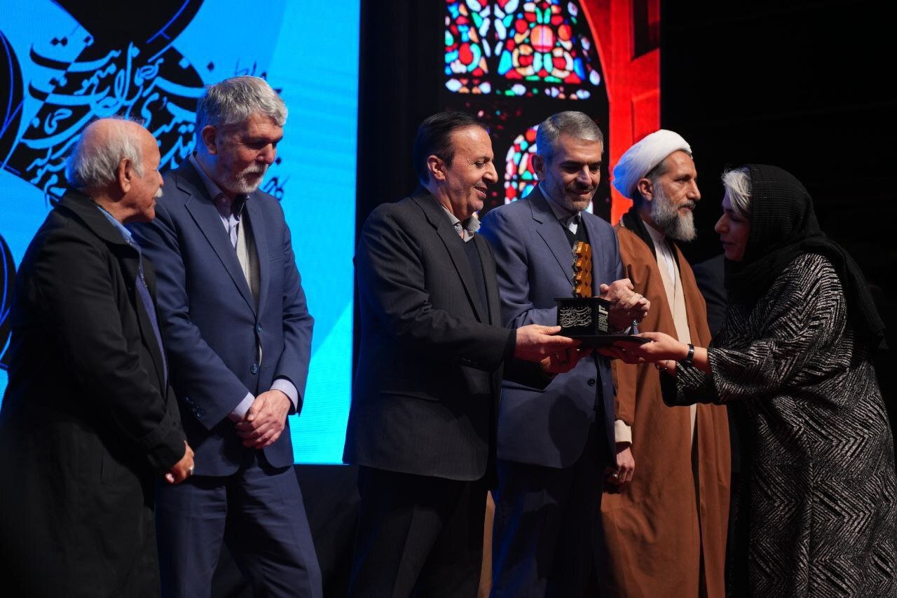 هشتمین دوسالانه خوشنویسی به ایستگاه پایانی رسید هشتمین دوسالانه خوشنویسی به ایستگاه پایانی رسید