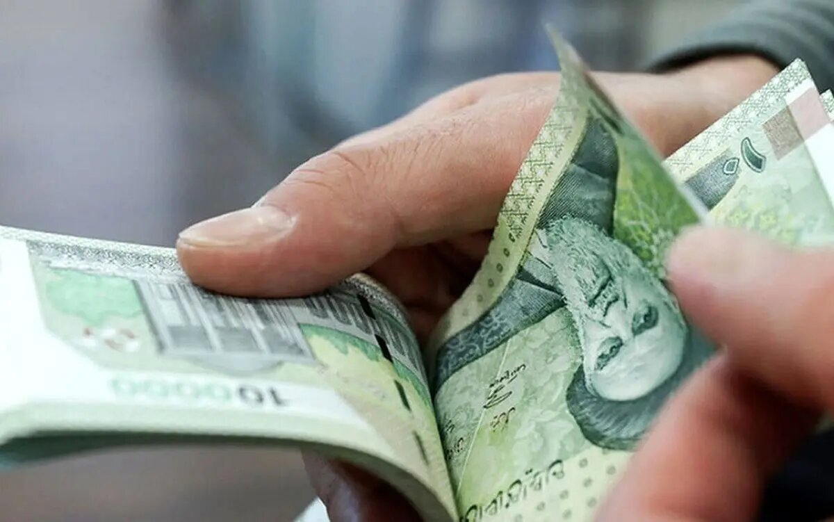 جزییات تصمیم دولت درباره تغییر رقم عیدی امسال/ عیدی بازنشستگان هم همانند کارمندان، ۲ برابر شد؟ جزییات تصمیم دولت درباره تغییر رقم عیدی امسال/ عیدی بازنشستگان هم همانند کارمندان، ۲ برابر شد؟