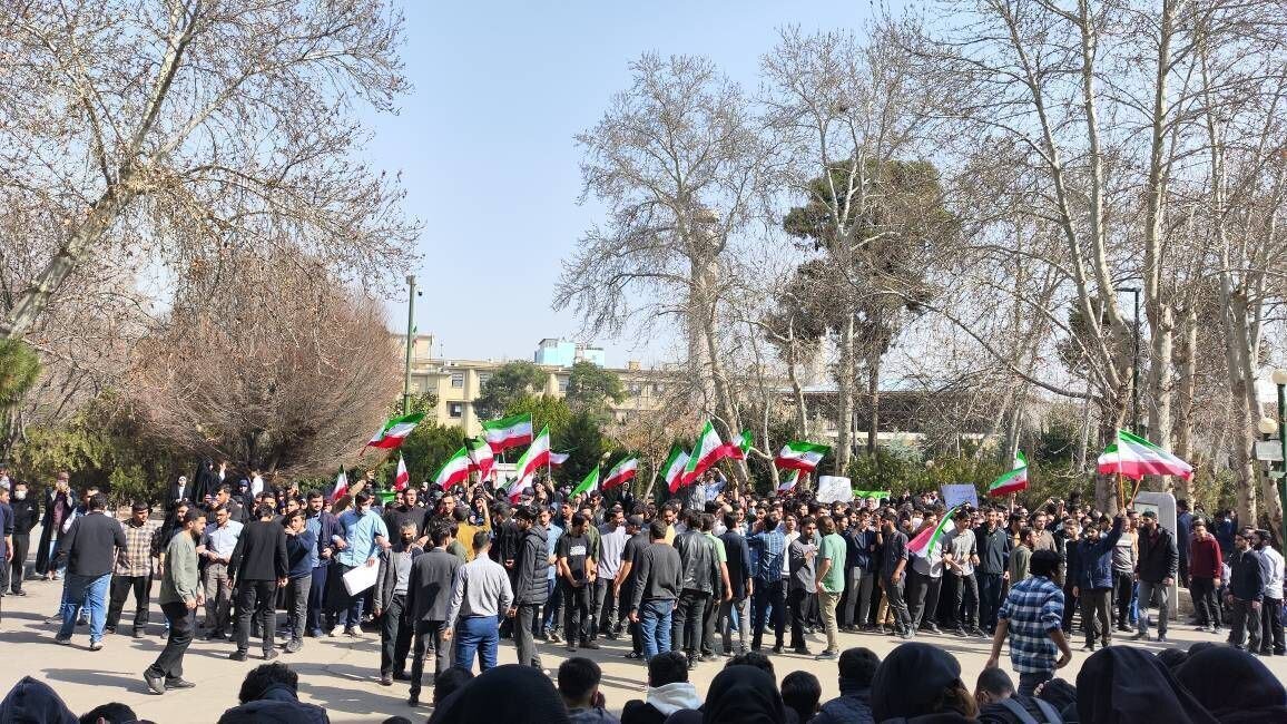 انتقاد تند یک نماینده مجلس از عملکرد وزارت علوم در خصوص حوادث اخیر دانشگاه ها/ سخنگوی کمیسیون آموزش: اهانت به ارکان نظام در دانشگاه قابل چشمپوشی نیست انتقاد تند یک نماینده مجلس از عملکرد وزارت علوم در خصوص حوادث اخیر دانشگاه ها/ سخنگوی کمیسیون آموزش: اهانت به ارکان نظام در دانشگاه قابل چشمپوشی نیست