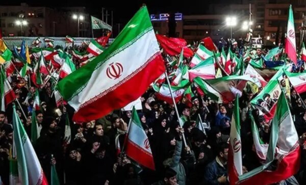 هشدار روزنامه اصولگرا در باره تجمعات خیابانی: نباید به رقابت های جناحی تبدیل شود زیرا … هشدار روزنامه اصولگرا در باره تجمعات خیابانی: نباید به رقابت های جناحی تبدیل شود زیرا …