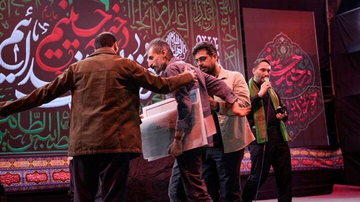عباس ناصری کاریکاتوریستِ روایتگر جنگ تجلیل شد؛ ۱۰۰ قاب از جنگ رمضان عباس ناصری کاریکاتوریستِ روایتگر جنگ تجلیل شد؛ ۱۰۰ قاب از جنگ رمضان