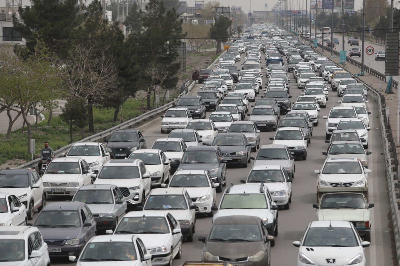 آخرین وضعیت ترافیکی و جوی محورهای مواصلاتی/ ترافیک سنگین در محورهای شمالی و ورودی پایتخت آخرین وضعیت ترافیکی و جوی محورهای مواصلاتی/ ترافیک سنگین در محورهای شمالی و ورودی پایتخت