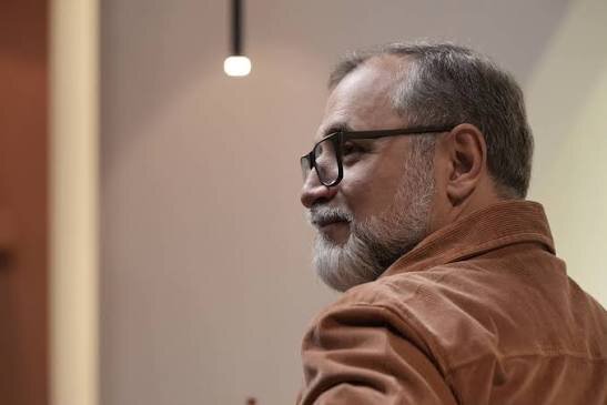 حامد شکیبانیا: «باید برخاست» سندی تصویری از یک لحظه تاریخی خواهد بود حامد شکیبانیا: «باید برخاست» سندی تصویری از یک لحظه تاریخی خواهد بود
