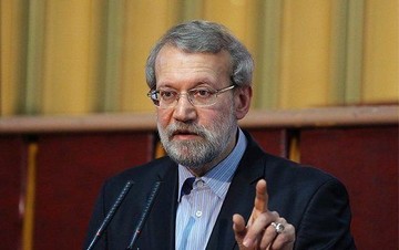 لاریجانی: حرکت ضداستبدادی ملت و ایجاد دموکراسی در ایران، دیکتاتورهای منطقه را به لرزه انداخت