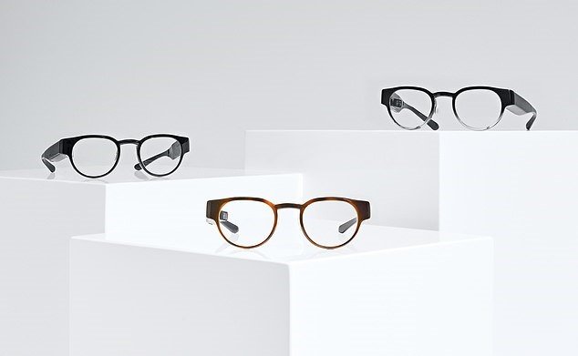 عینک هوشمند ۱۰۰۰ دلاری که پیامک‌ها را روی شیشه نشان می‌دهد+عکس