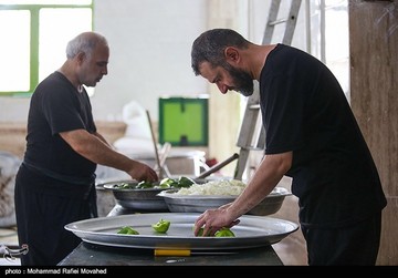 پذیرایی از زوار اربعین حسینی در مرز شلمچه