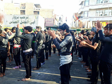 ورود دسته‌های عزاداری به حرم امام حسین(ع)