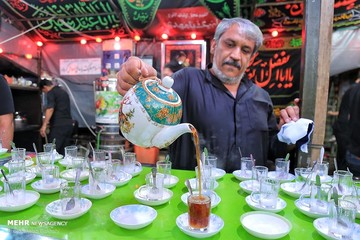پذیرایی عراقی ها از زائران اربعین