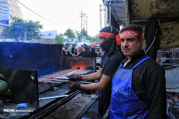 پذیرایی عراقی ها از زائران اربعین