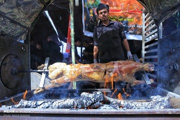 پذیرایی عراقی ها از زائران اربعین