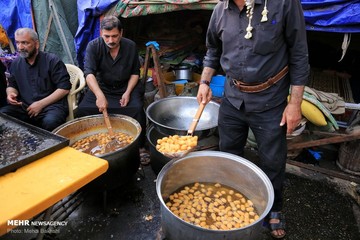 پذیرایی عراقی ها از زائران اربعین