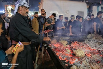 پذیرایی عراقی ها از زائران اربعین