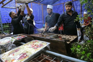 پذیرایی عراقی ها از زائران اربعین