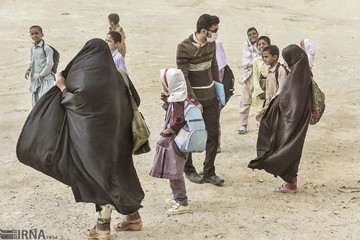 مدرسه در روزهای طوفانی سیستان