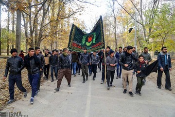 زائران پیاده چناران شهر خراسان شمالی