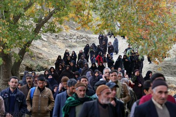 زائران پیاده چناران شهر خراسان شمالی