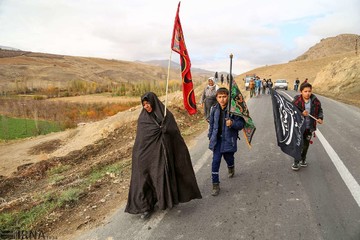 زائران پیاده چناران شهر خراسان شمالی